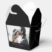 Aangepaste zwart en roze kalligrafie bruiloft foto bedankdoosjes (Geopend)