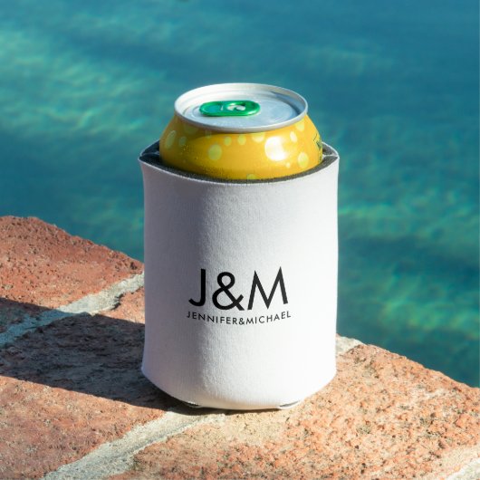 Aangepaste zwart-wit Sjabloon Initiaal Monogram Blikjeskoeler (Insitu Zwembad)