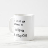 Aanklacht wegens pensionering koffiemok (Voorkant links)