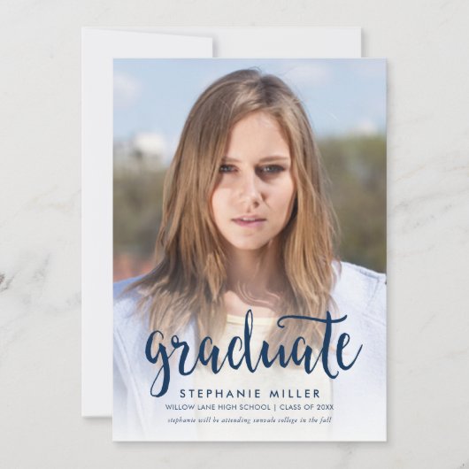 Aankondiging blauw script en rode foto-Afstuderen (Voorkant)