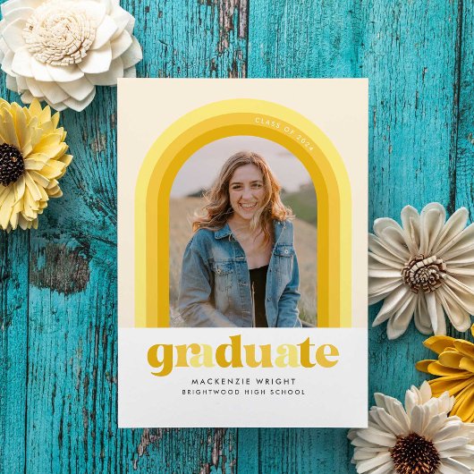 Aankondiging gele Retro Arch Afstuderen