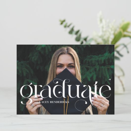 Aankondiging modern Swirl Serif Photo Afstuderen (Staand voorkant)