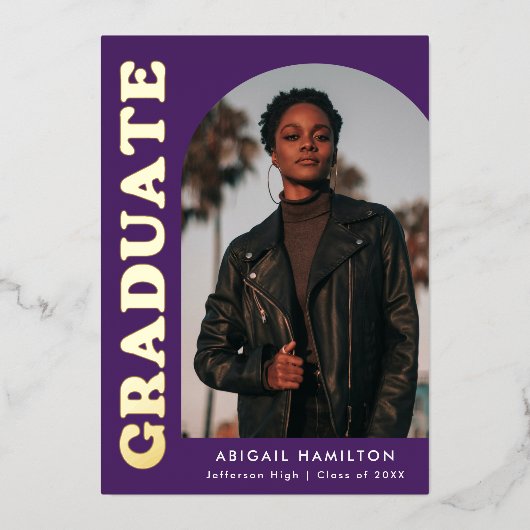 Aankondiging van het Afstuderen Paarse en goudvond (Voorkant)