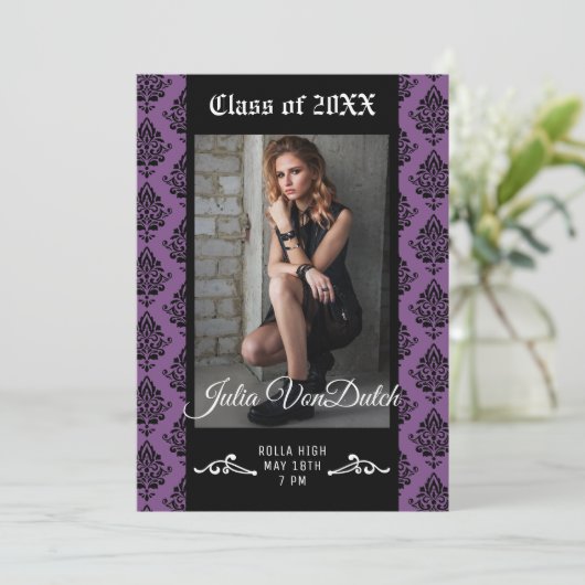 Aankondiging van het Afstuderen van Damask/Party I (Staand voorkant)