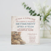 Aankondiging van pensionering met oude laarzen (Staand voorkant)