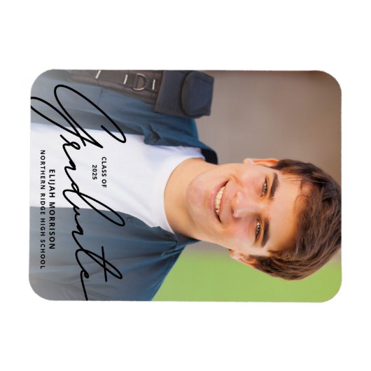 Aankondiging zwart Script Overlay Photo Afstuderen Magneet (Horizontaal)