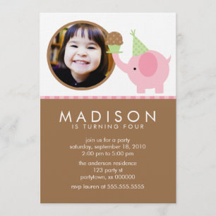 Aankondigingen van roze olifant en cupcake Birthda
