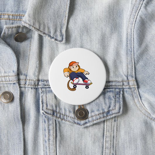aap als Skater met skateboard Ronde Button 7,6 Cm (In situ)