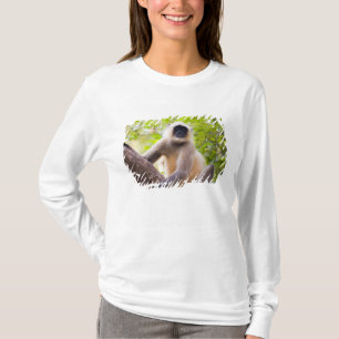 Aap in de jungle van Ranthambore National Park T-shirt