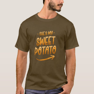 Aardappelkostuum Ze is mijn zoete aardappel I YAM  T-shirt