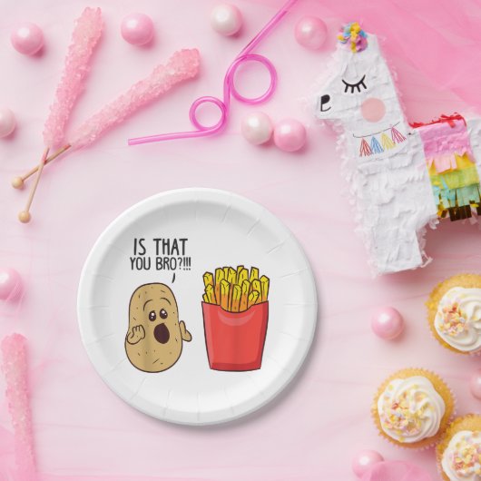 Aardappelmoes is dat je schamele aardappelen koopt papieren bordje (Feest)