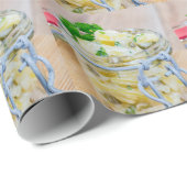 Aardappelsalade in een pot op hout cadeaupapier (Rol Hoek)