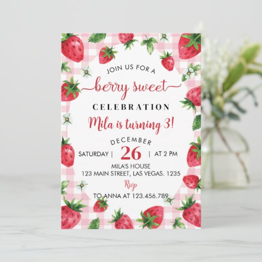 Aardbei 1e verjaardag Uitnodiging Berry Sweet (Staand voorkant)