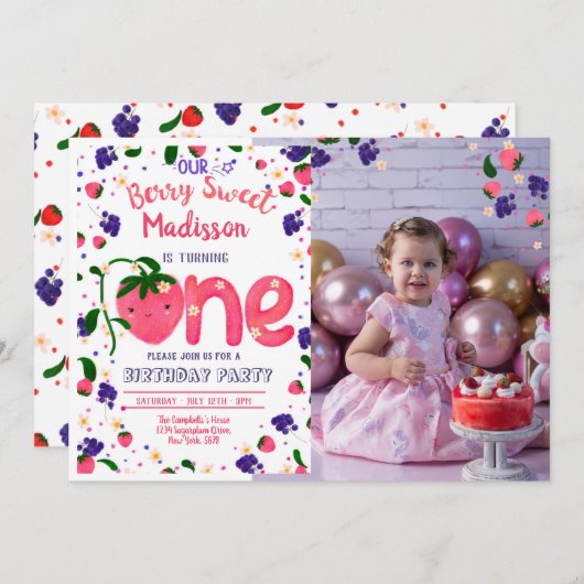 Aardbei BerrySweet FIRST Birthday Uitnodiging (Voorkant / Achterkant)