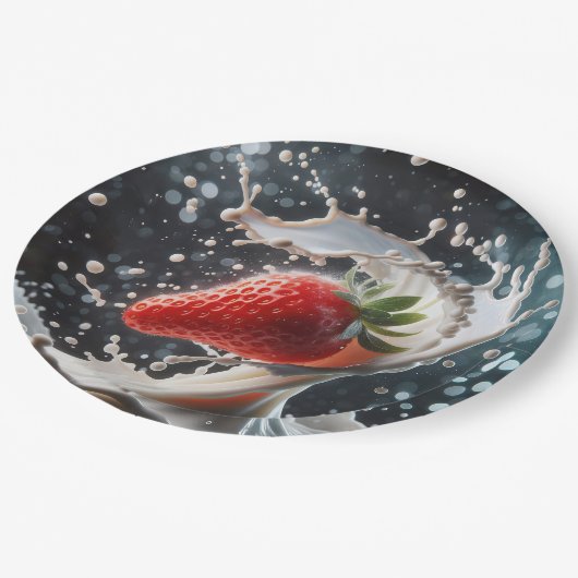 aardbei melk splash papieren bordje (Gekanteld)