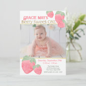 Aardbei Sweet Een Eerste Verjaardag met Foto Kaart (Staand voorkant)