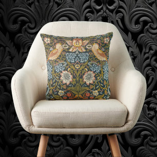Aardbeidieven door William Morris, Vintage Kunst Kussen