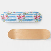  Aardbeien & Bloemen op Blue Stripes Skateboard (Horizontaal)
