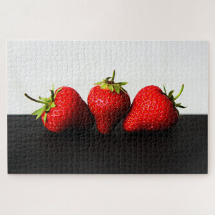 aardbeien op wit boven zwart 20x30 1014pc jpcn legpuzzel