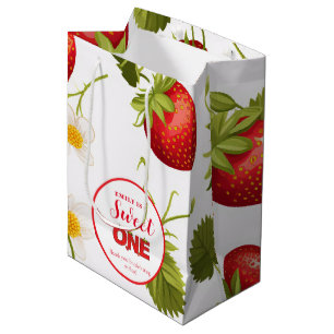 Aardbeienbes Zoete Verjaardag Berry First Medium Cadeauzakje