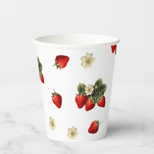 Aardbeienpapier kopjes met bloesems op wit papieren bekers (Voorkant)