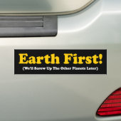Aarde Eerst Bumpersticker (Op auto)