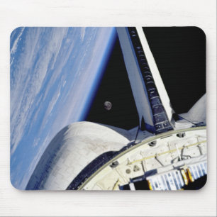 Aarde en Maan vanuit Space Shuttle Discovery Muismat