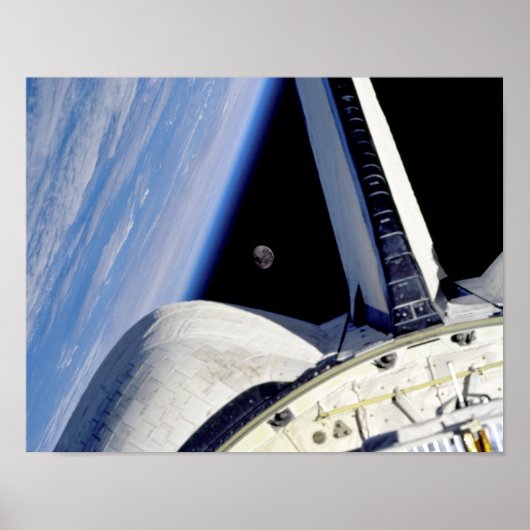 Aarde en Maan vanuit Space Shuttle Discovery Poster (Voorkant)