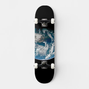 Aarde genomen van de Apollo 13 ruimtesonde. Skateboard