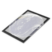 Aarde met drie tropische cyclonen in de Stille Oce Notitieblok (Schuin)