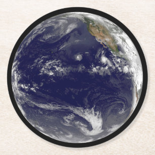 Aarde met drie tropische cyclonen in de Stille Oce Ronde Kartonnen Onderzetter