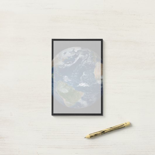 Aarde met wolken en Zee Post-it® Notes (Op bureau)