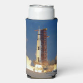 Aarde schudt als Saturnus V naar maan blaast (Seltzer Voorkant)