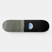 Aarde van maan in zwarte ruimte: aardopgang skateboard (Horizontaal)
