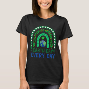 Aardedag Elke Dag Regenboog Schattige Aarde Hart A T-shirt