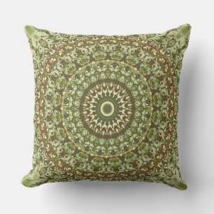 Aardgroen en bruin mandala patroon ontwerp kussen