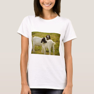 Aardige Boer Geiten in Zonnige Weide Boerderij T-shirt