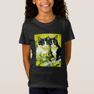 Aardige katten die in een veld met madeliefjes zit t-shirt