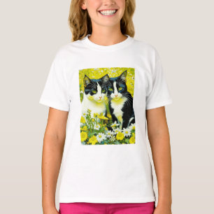 Aardige katten zittend in een veld met madeliefjes t-shirt