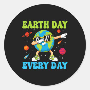 Aardse dag elke dag grappige dabbing aarde jongens ronde sticker