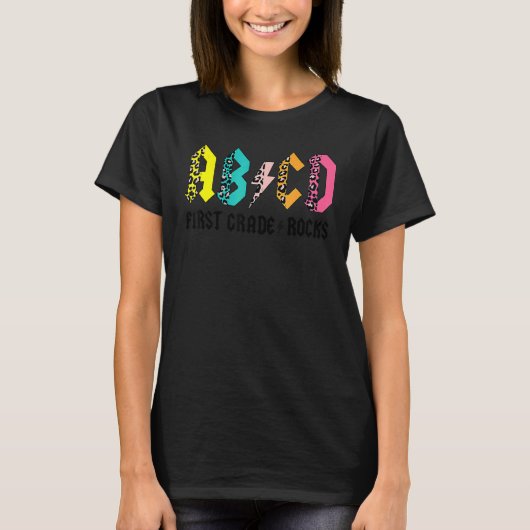 ABCD First Grade Rocks Back To School 1st Grade Te T-shirt (Voorkant)