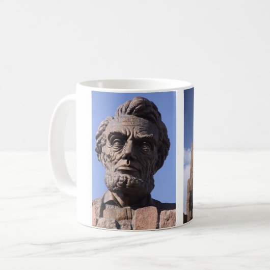 Abe Lincoln Mug (Devant gauche)