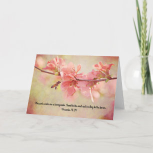 Abeille de miel sur la carte d'écriture rose Prove