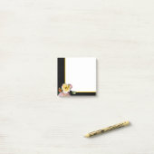 Abeille sur roses rose-jaune Fleurs Post-it Notes (Sur un bureau)