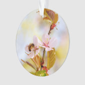 Abeille sur une fleur de cerisier (devant)