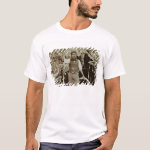 Aborigine met een Boomerang, c.1860s (sepia foto) T-shirt