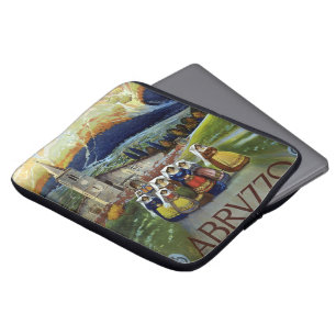 Abruzzo Italië Vintage Reisposter Kunst met Vrouwe Laptop Sleeve