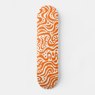 Abstract 041211v2 - Sinaasappel op wit Skateboard