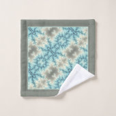 Abstract blauw, grijs sneeuwvlokpatroon en monogra bad handdoek (Wasdoekje)
