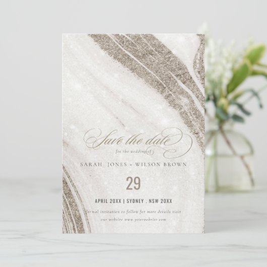 Abstract Bleek goudmarmer Agate Wedding Save The Date (Staand voorkant)